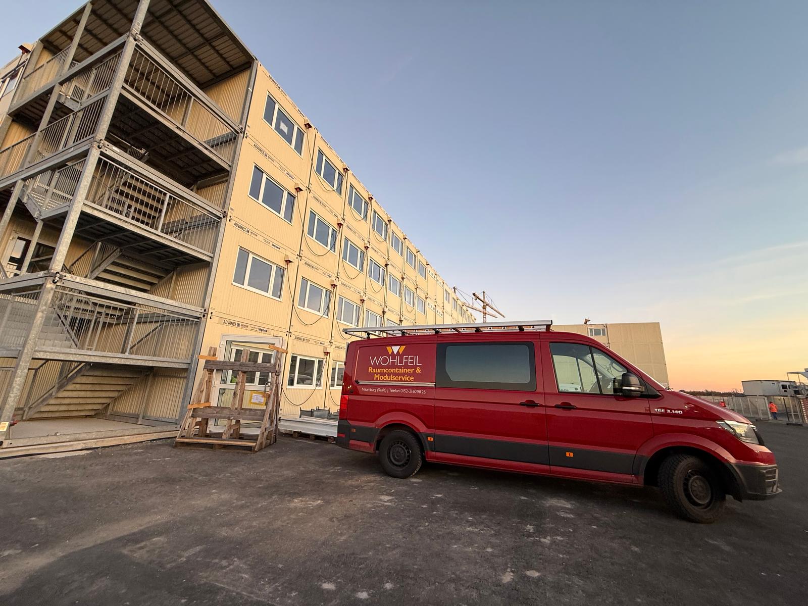 Containerbau in Dresden – mehrgeschossige Containeranlage – WOHLFEIL