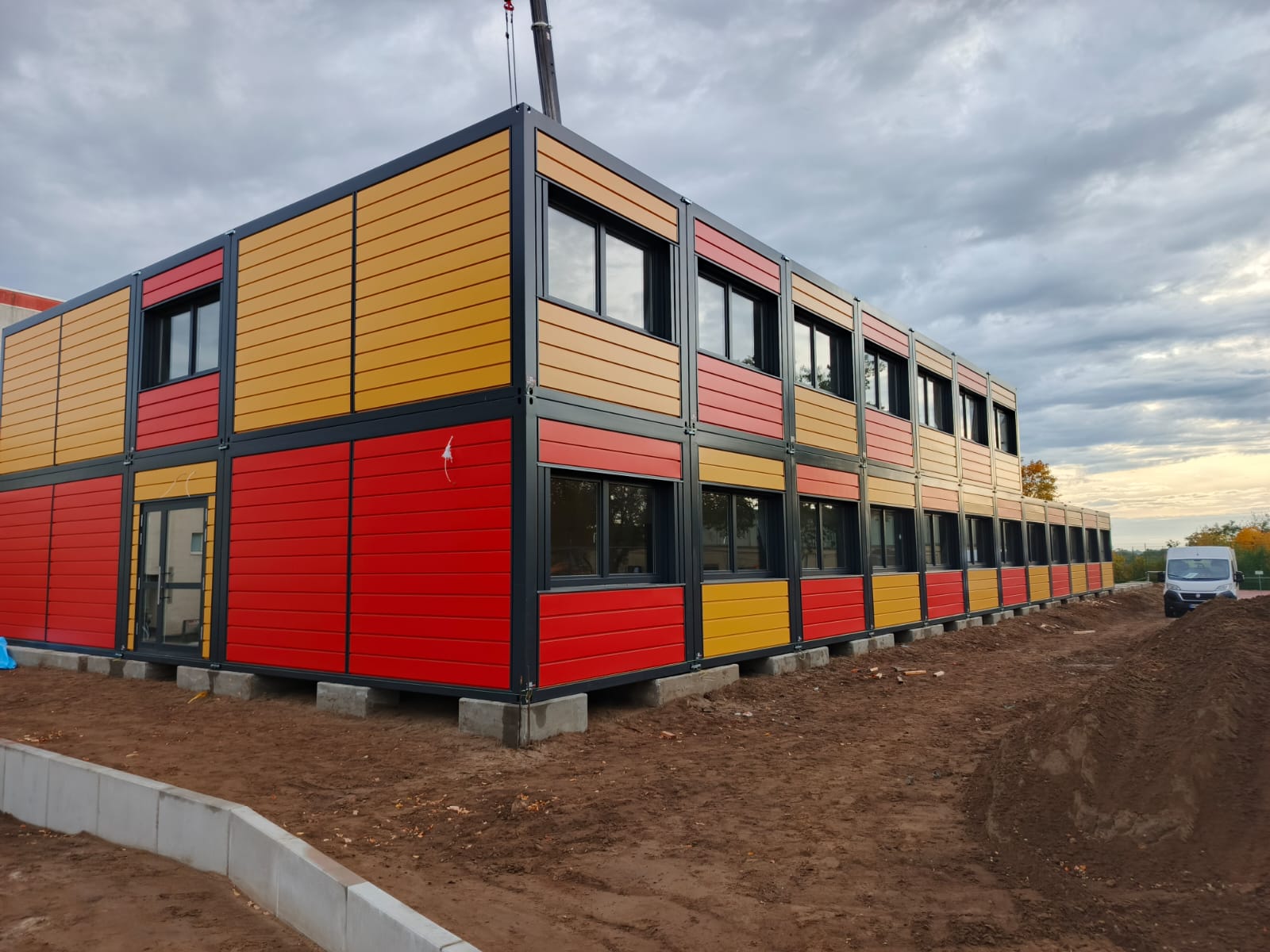 Containermontage in Werder an der Havel – Raumcontainer-Anlage – WOHLFEIL