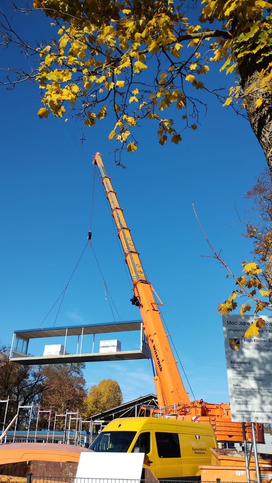 Modulbau Schule in Lichtenfels – Kranmontage – WOHLFEIL